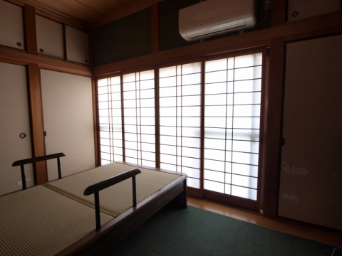 【坂出川津町店】寒さ対策のため、和室の内障子を樹脂製内窓に取替えました